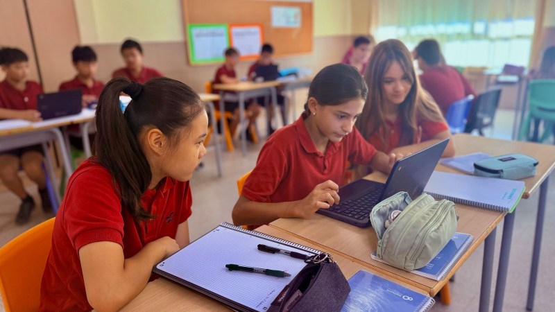 English Up: Learning English in a different way!